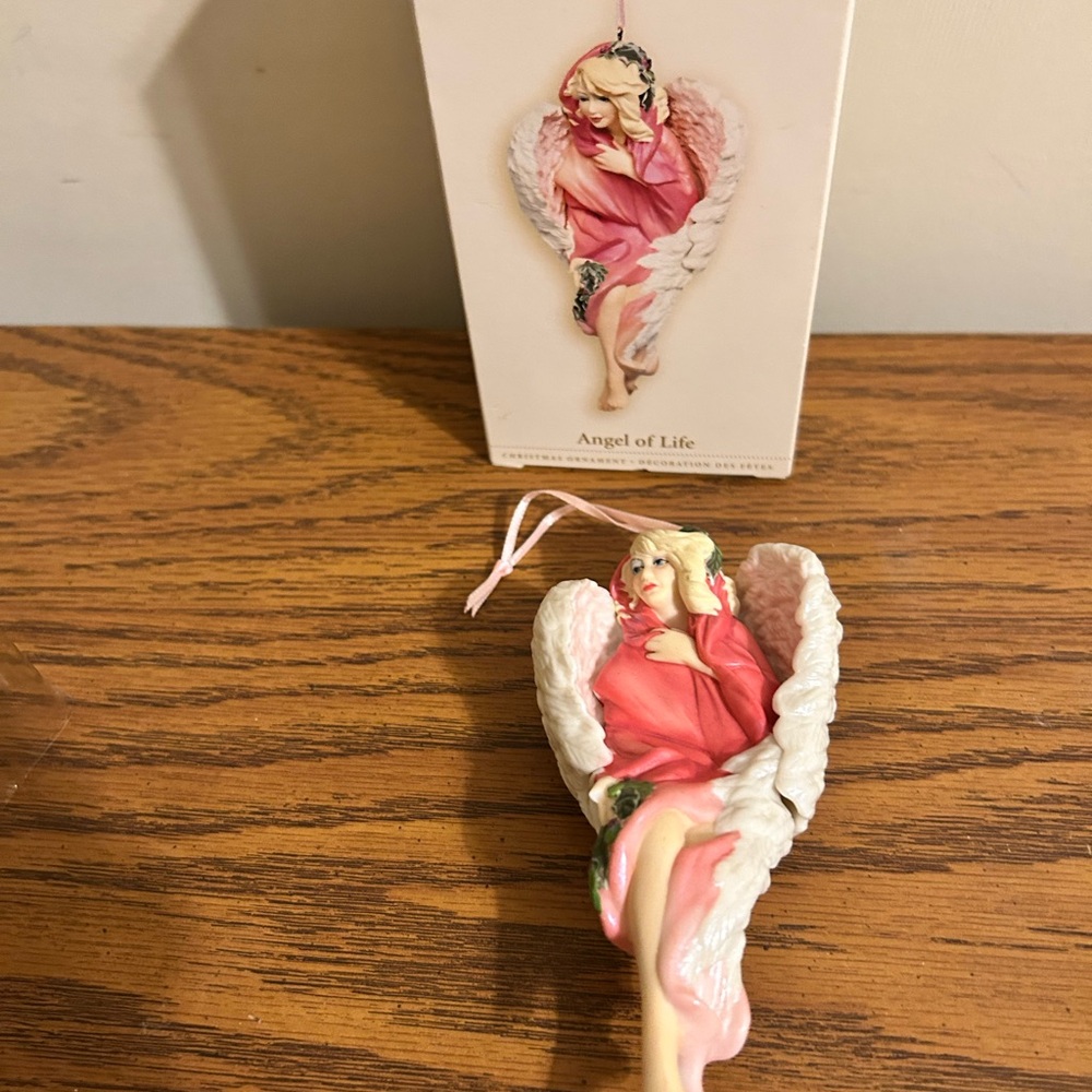 Hallmark Keepsake Angel of Life Ornament-Support Susan G. Komen-NIB